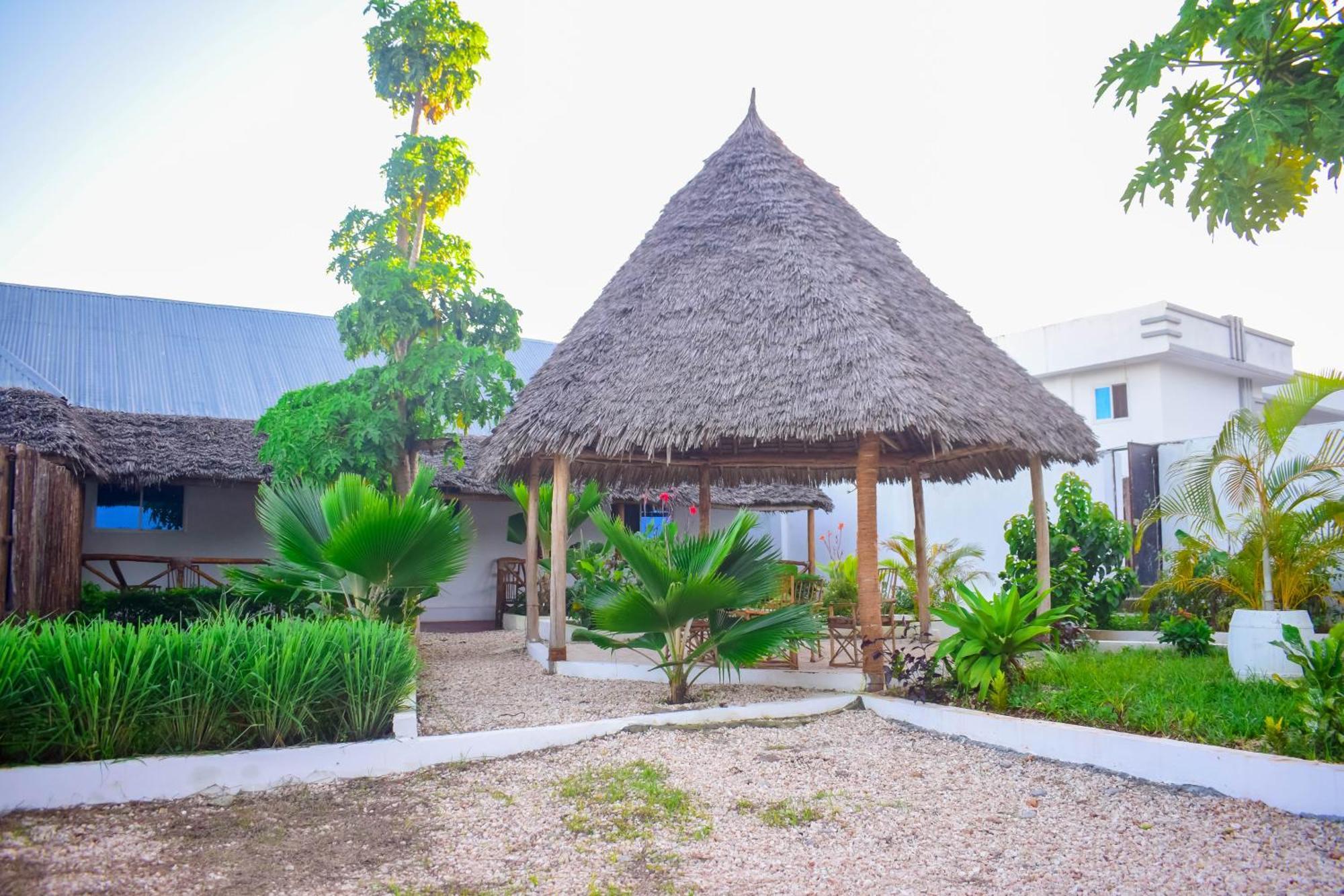 Uhuru House And Restaurant Nungwi Esterno foto